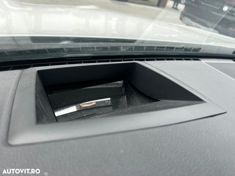 BMW Seria 7 740d xDrive - 23