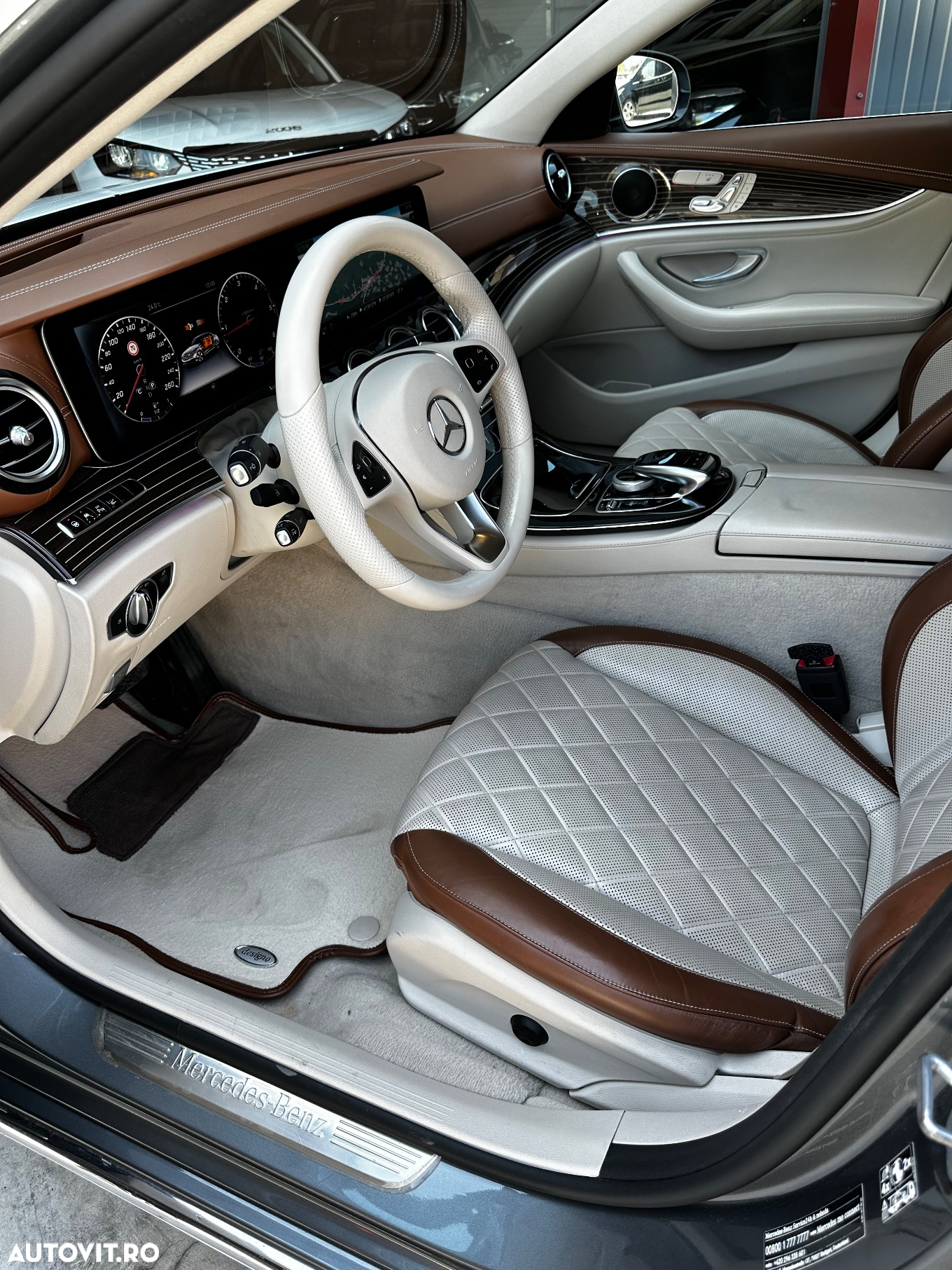 Mercedes-Benz E 220 d 4Matic T 9G-TRONIC AMG Line - 11