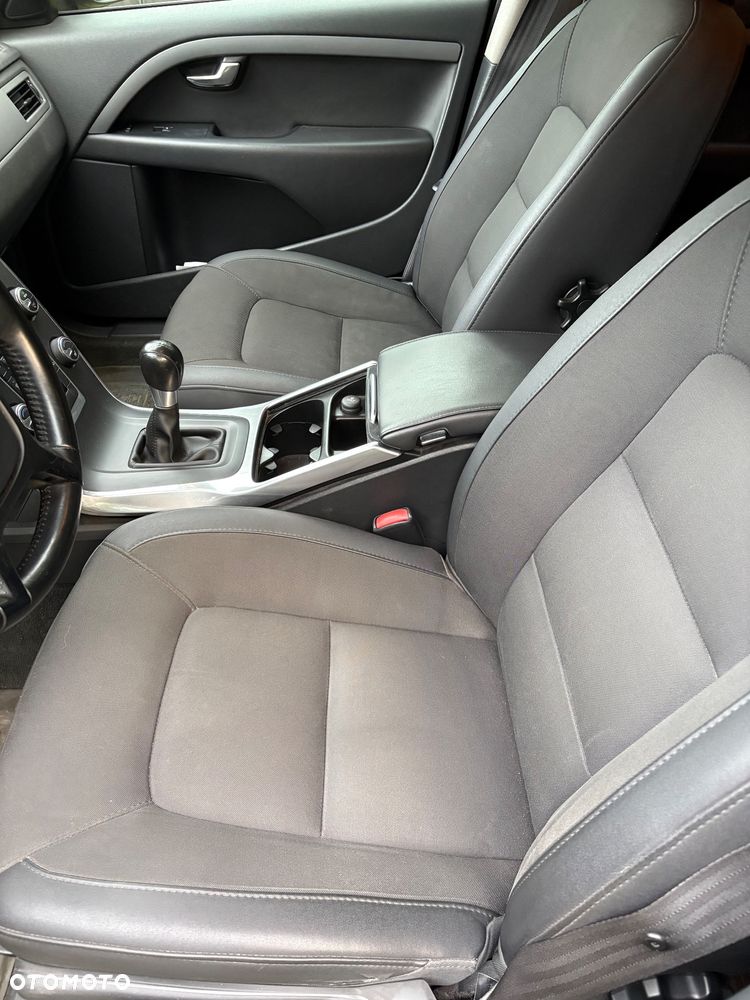 Volvo V70 T4 Kinetic - 13