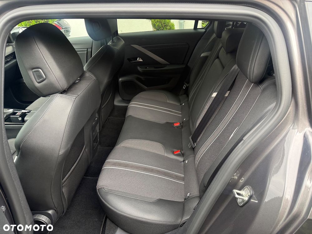 Opel Astra 1.2 T GS Line S&S - 25