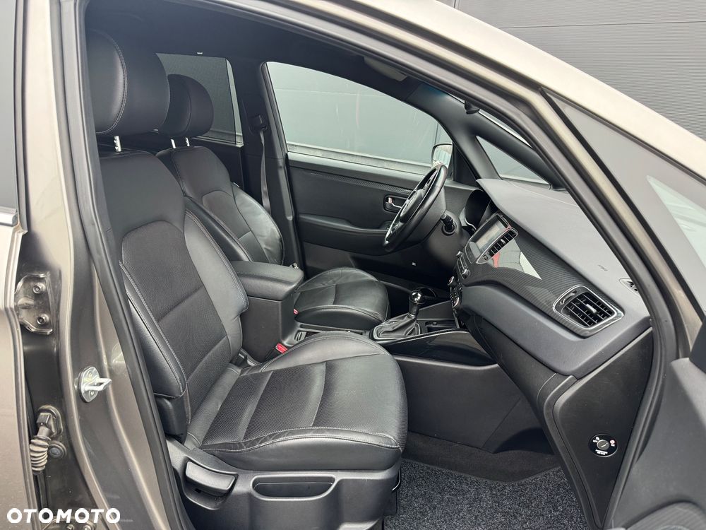 Kia Carens 1.7 CRDi Business Line 7os 7DCT - 8