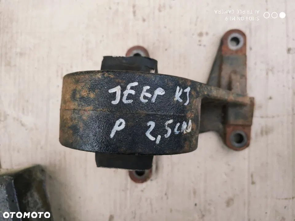 poduszka Łapa silnika skrzyni jeep cherokee liberty kj v crd - 6