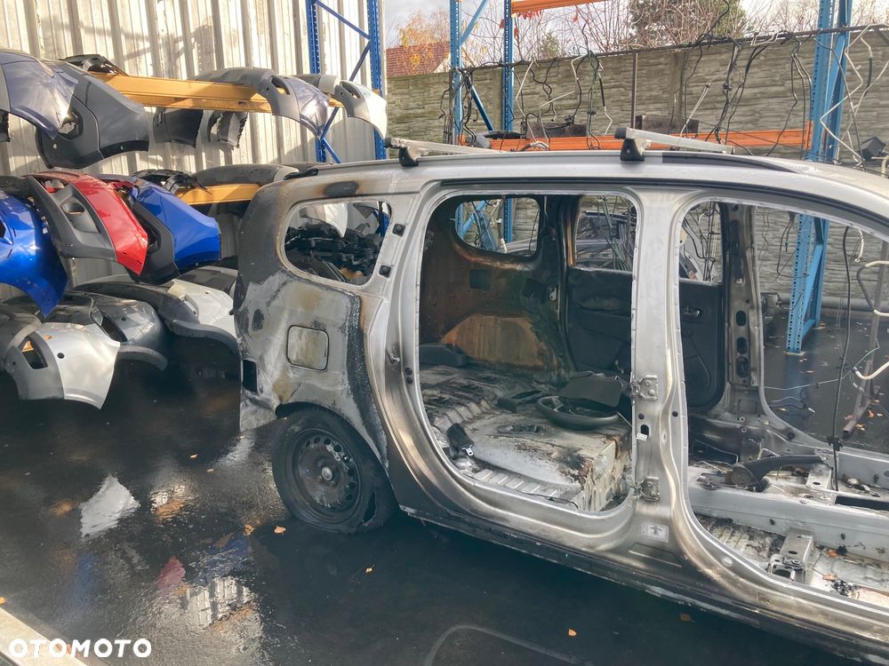 DACIA LODGY PRÓG PRAWY SŁUPEK ŚRODKOWY Wwa - 1