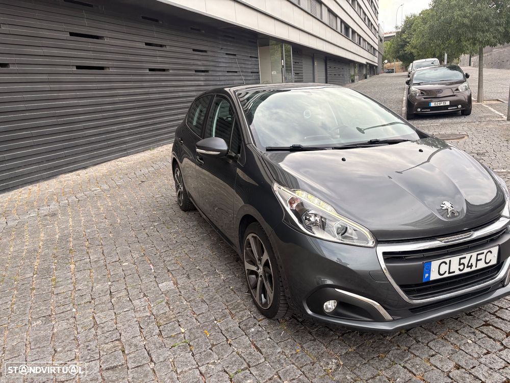 Peugeot 208 - 5