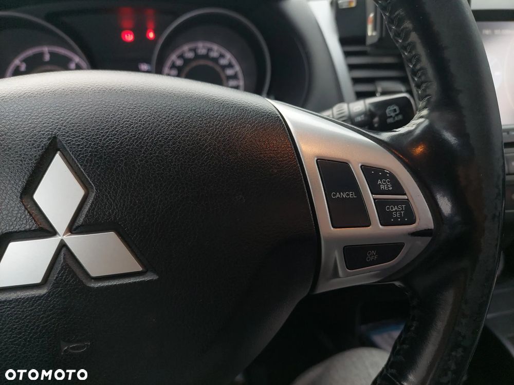 Mitsubishi Outlander 2.0 DID Instyle NAVI - 21