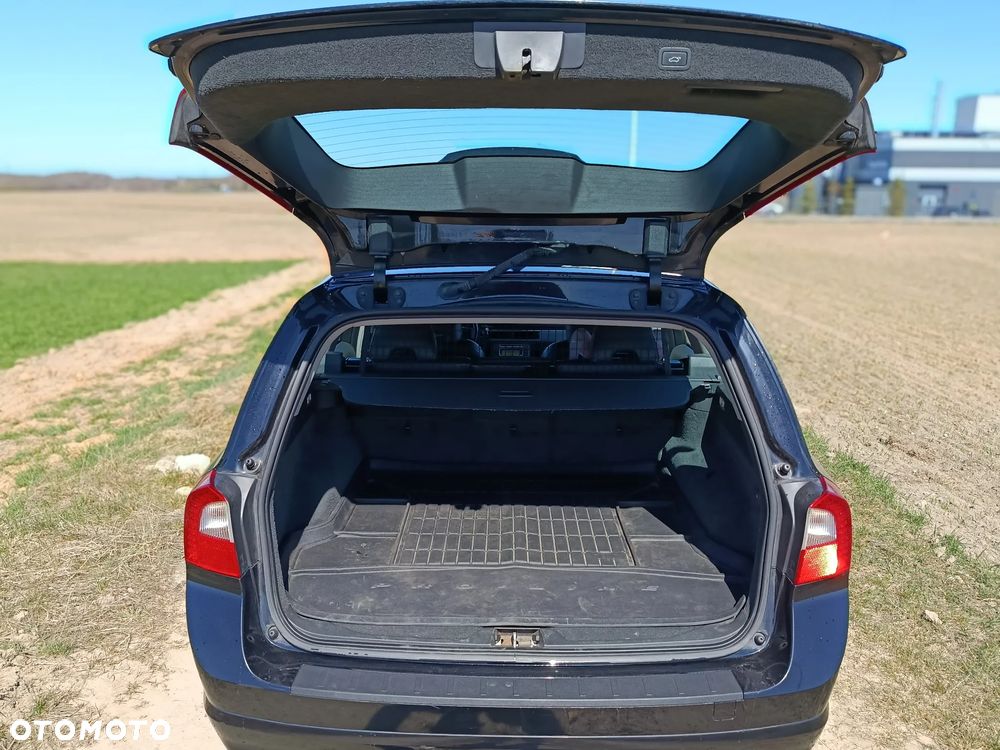 Volvo V70 2.5T Momentum - 10