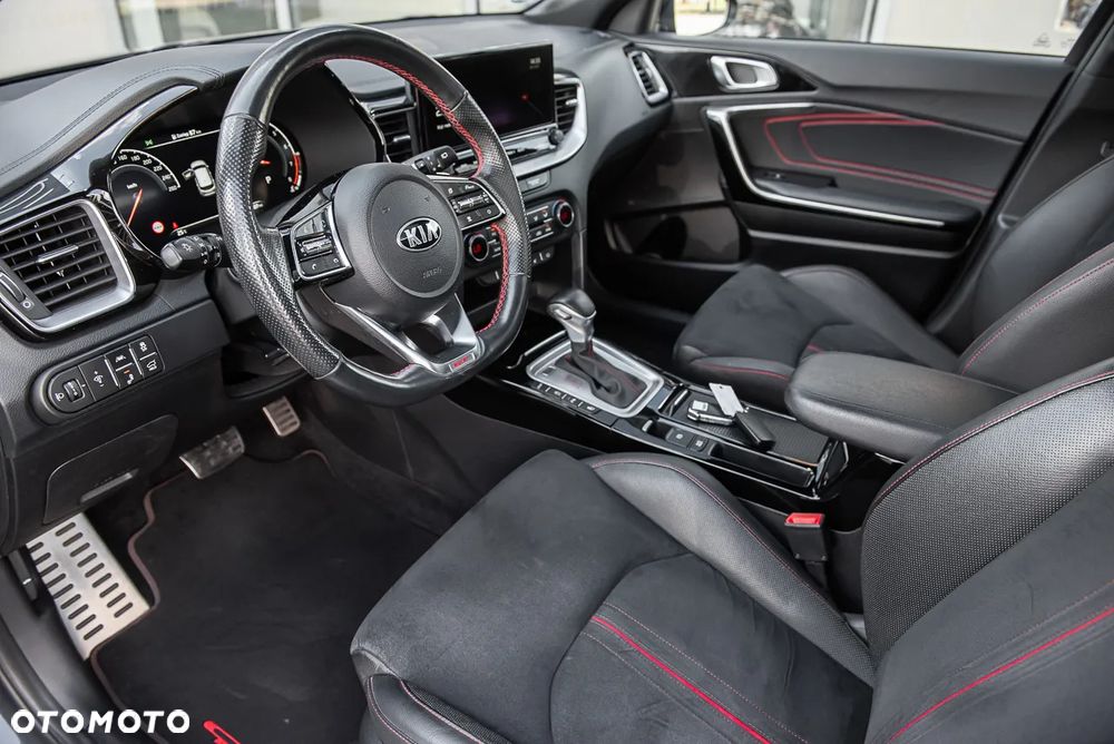 Kia ProCeed - 15