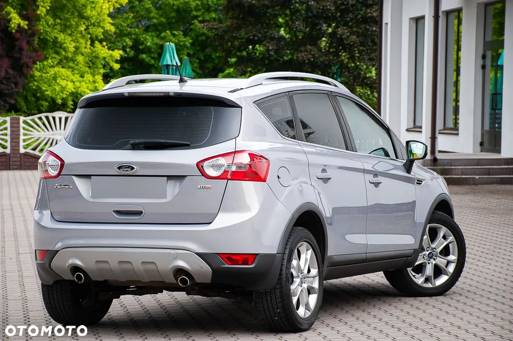 Ford Kuga 2.0 TDCi 2x4 Titanium - 38