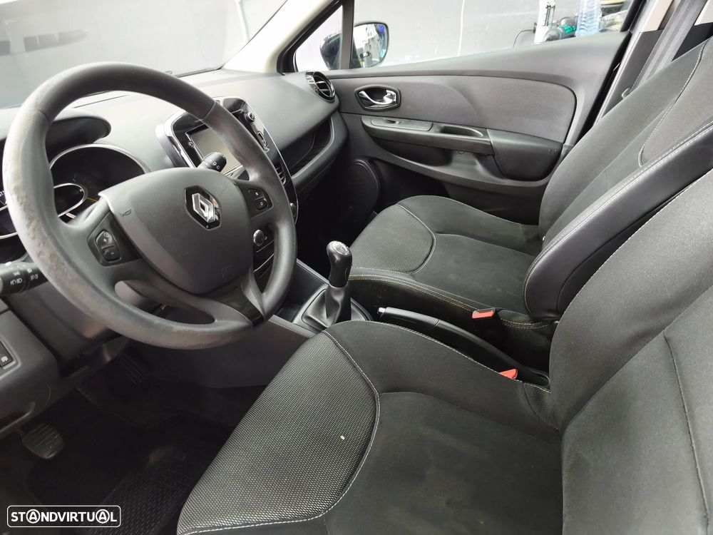 Renault Clio - 9