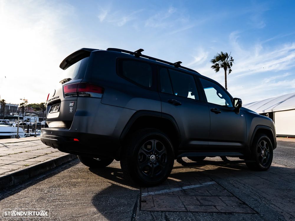 Toyota Land Cruiser - 23