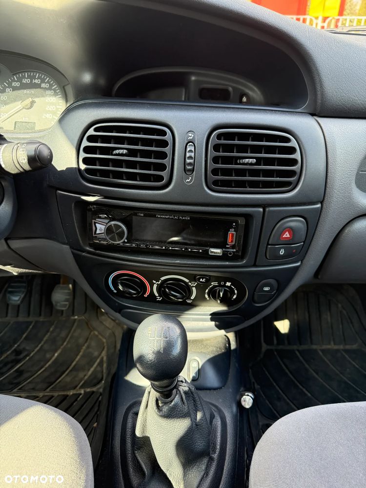 Renault Megane 1.6 RXE 16V - 18