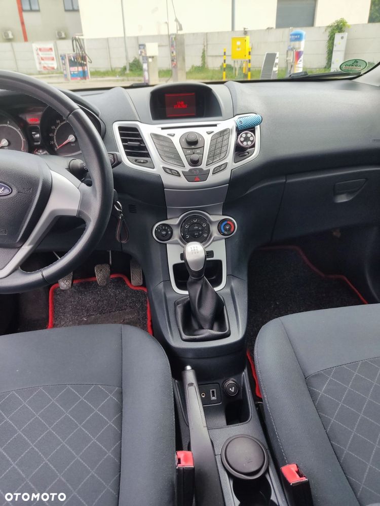 Ford Fiesta 2012 photo 4