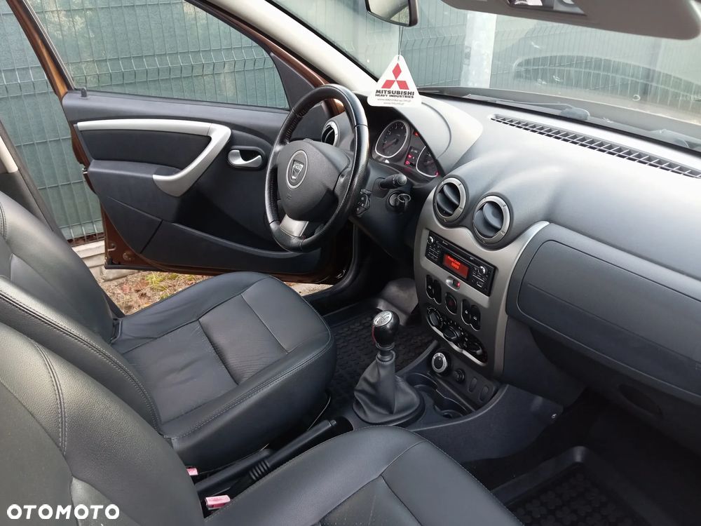 Dacia Duster 1.6 Laureate 4x4 - 33