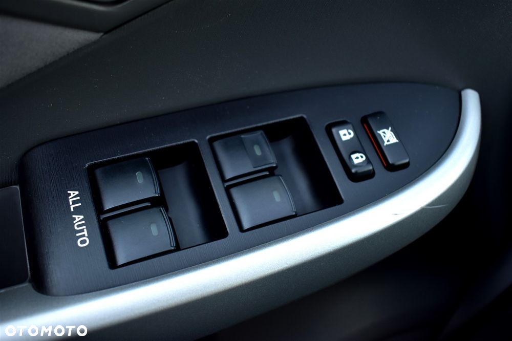 Toyota Prius (Hybrid) Executive - 28
