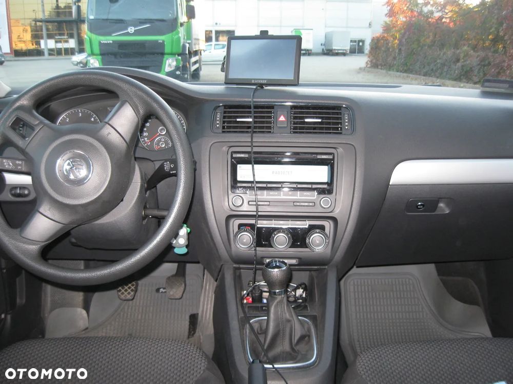 Volkswagen Jetta 1.6 TDI Comfortline - 9