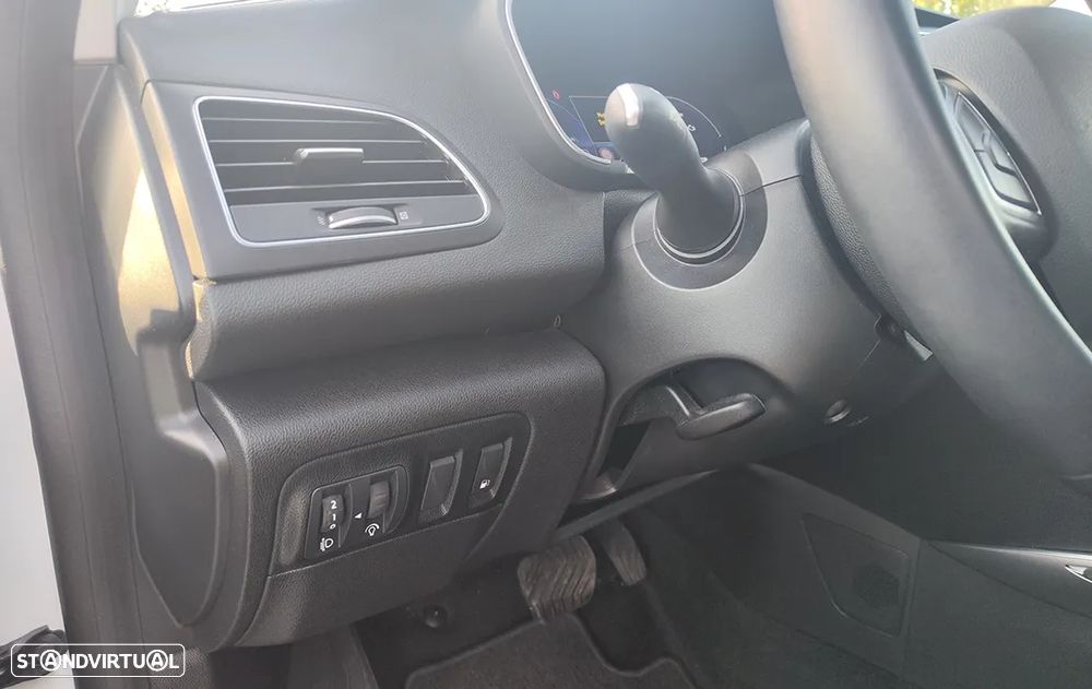 Renault Mégane Sport Tourer 1.6 E-Tech Plug-In Hybrid Equilibre - 17