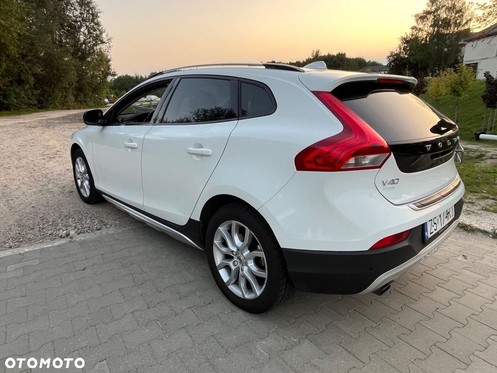 Volvo V40 T3 Drive-E Summum - 4