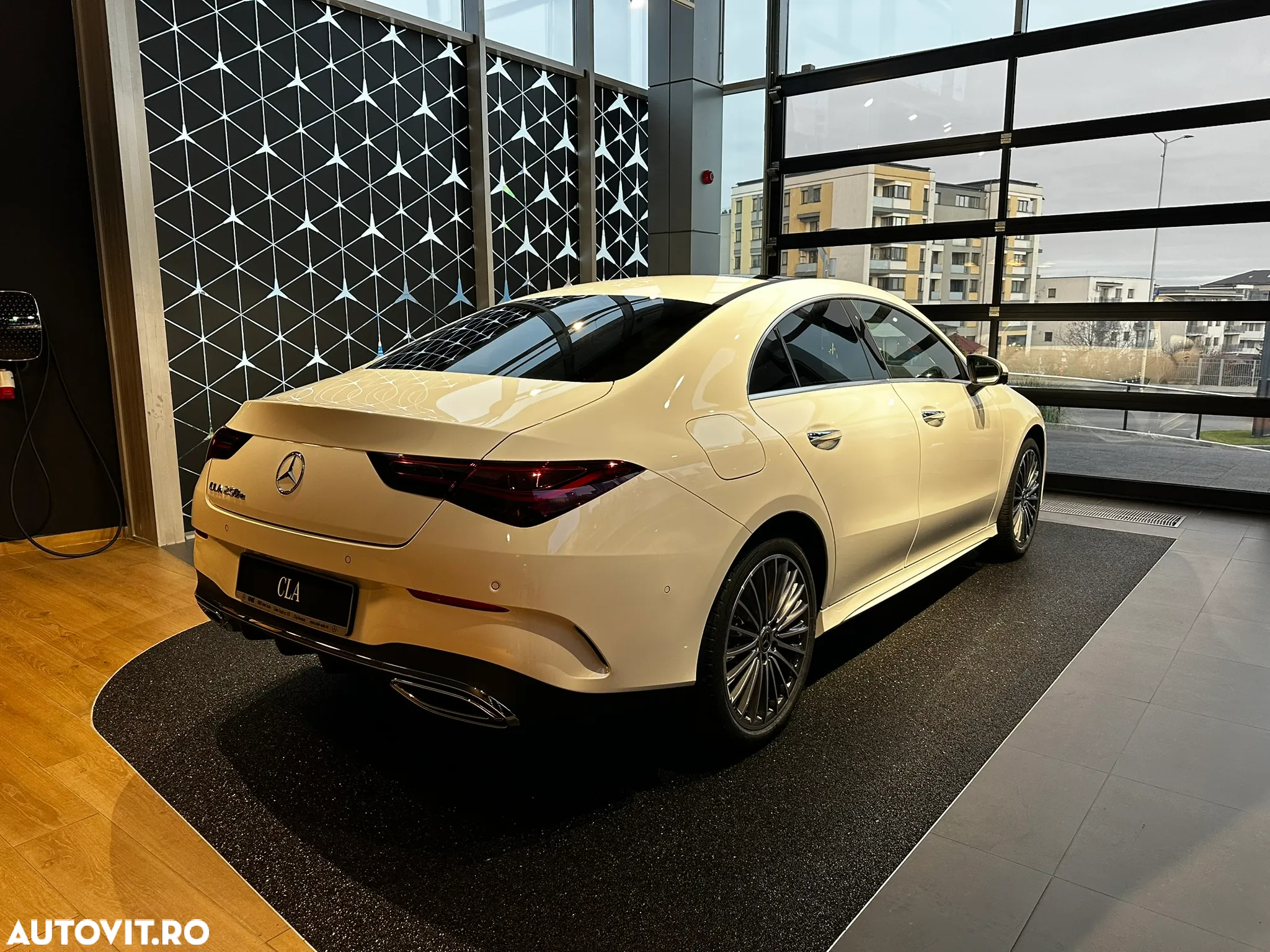 Mercedes-Benz CLA 250 e 8G-DCT Edition AMG Line - 4