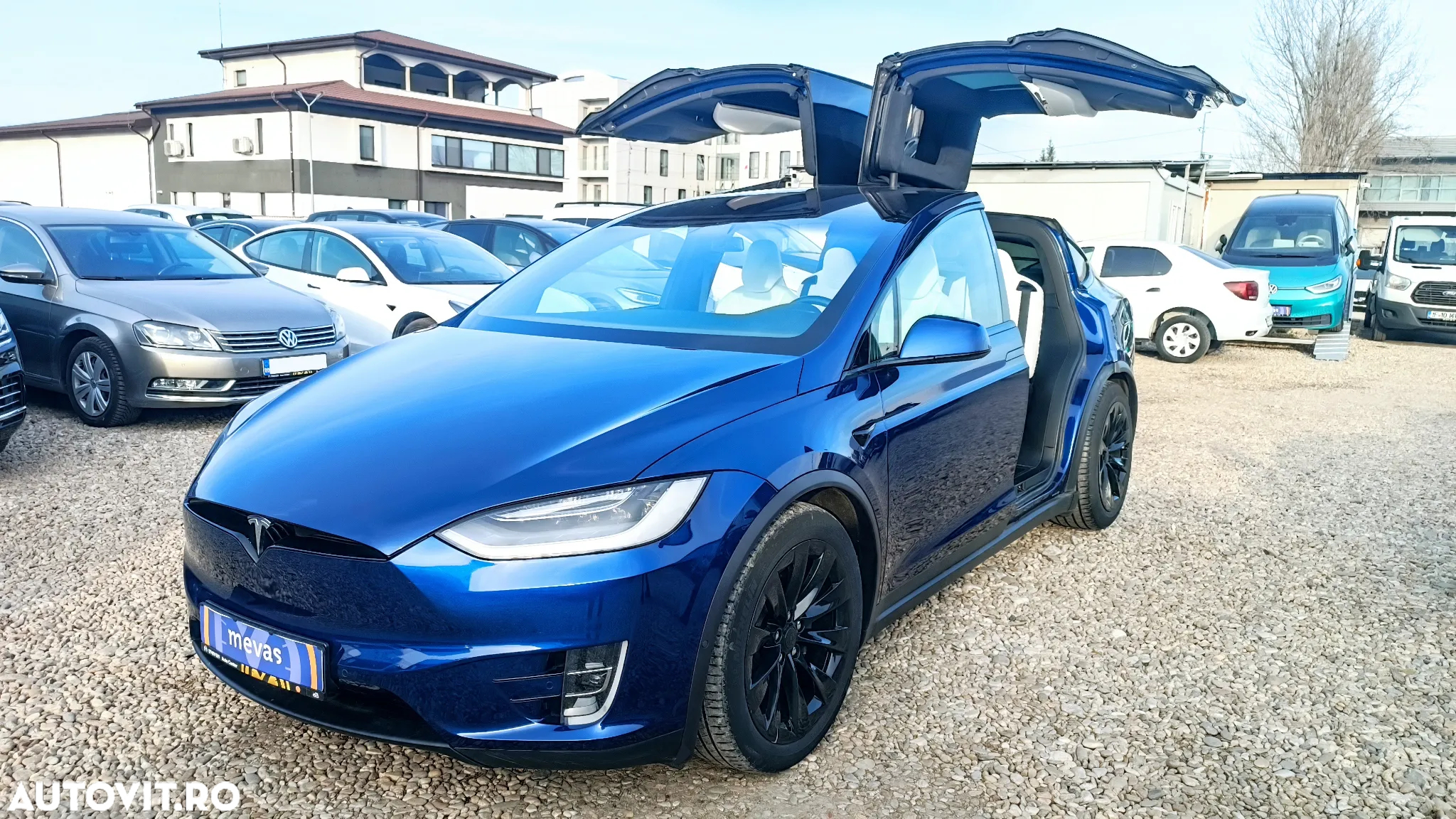Tesla Model X - 14