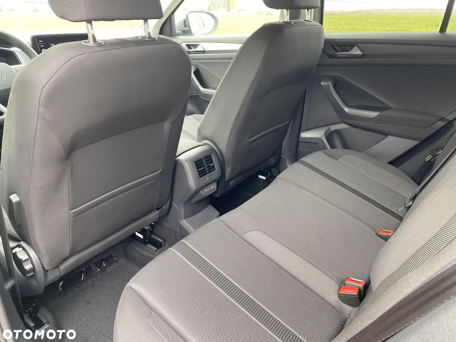 Volkswagen T-Roc - 21