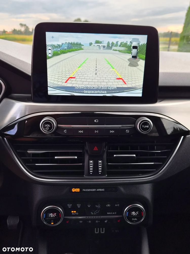Ford Kuga 1.5 EcoBoost TITANIUM - 16