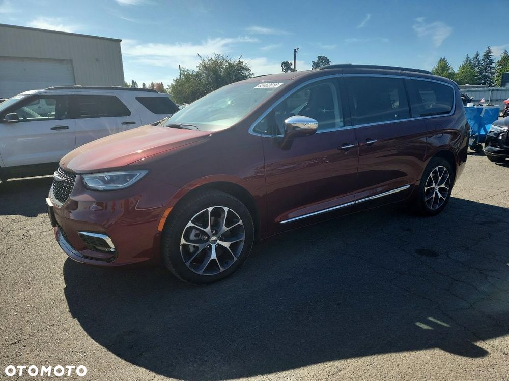 Chrysler Pacifica - 2
