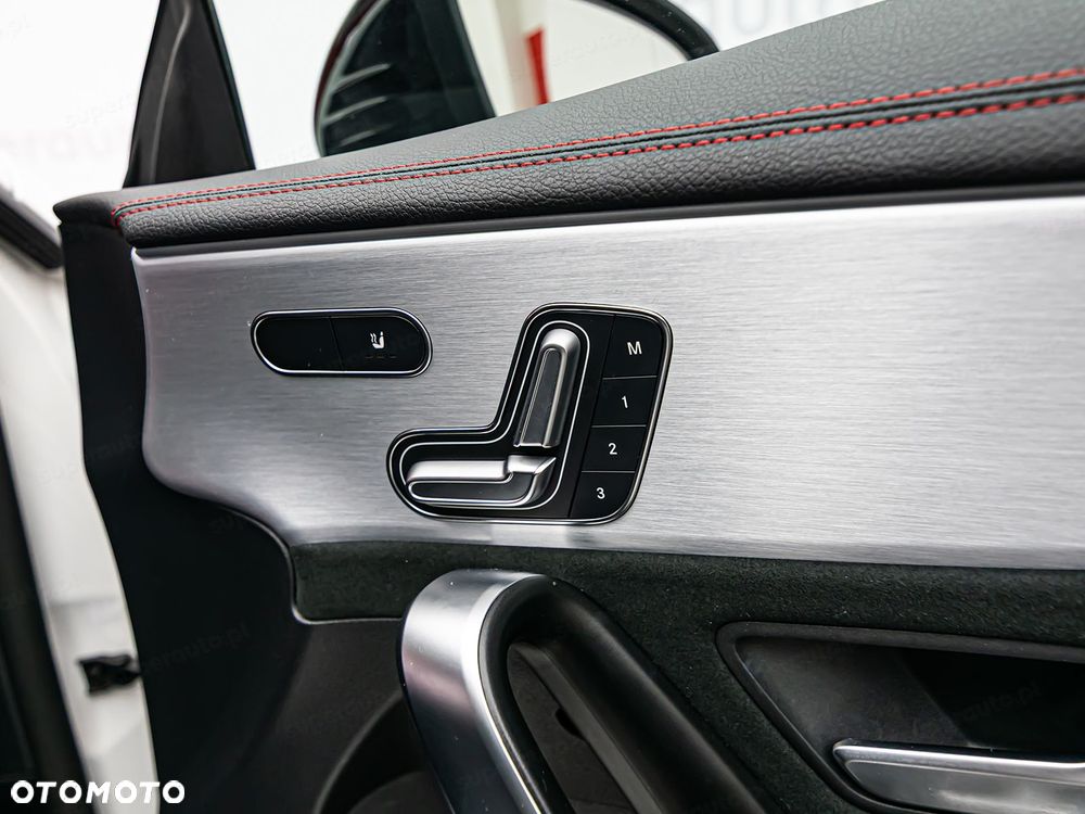 Mercedes-Benz CLA 250 4-Matic AMG Line 7G-DCT - 10