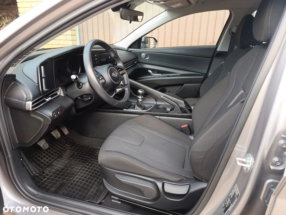 Hyundai Elantra 1.6 Modern - 16