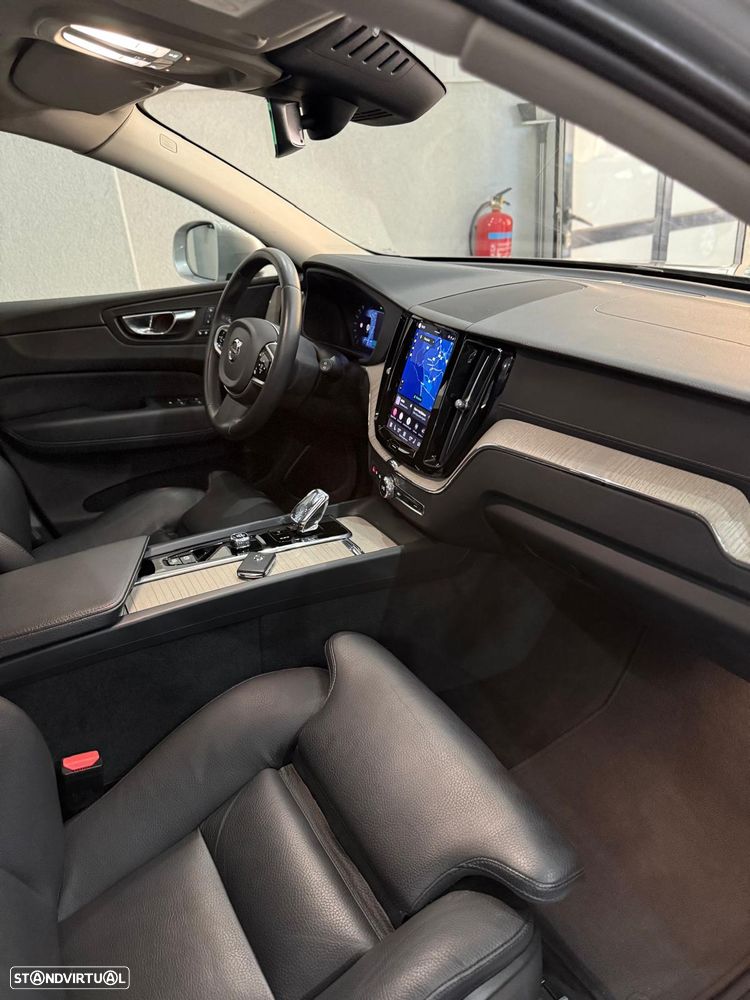 Volvo XC 60 2.0 B4 Plus Bright - 29