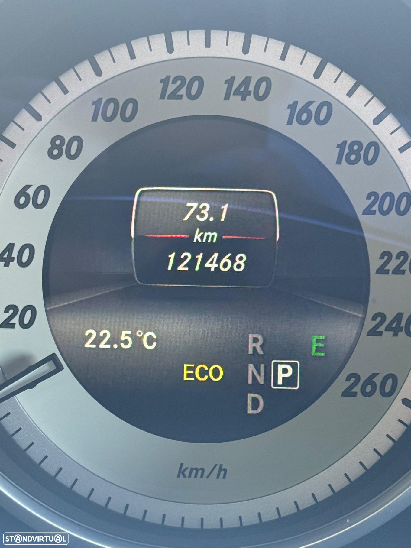 Mercedes-Benz E 250 BlueTEC Avantgarde Auto. - 19
