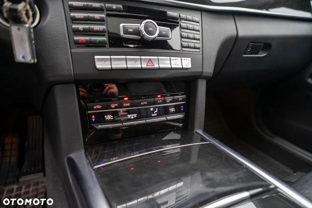 Mercedes-Benz Klasa E - 33