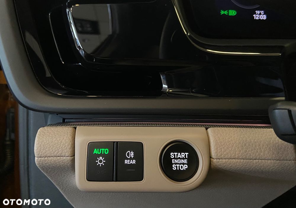 Porsche Panamera 4 E-Hybrid PHEV - 31