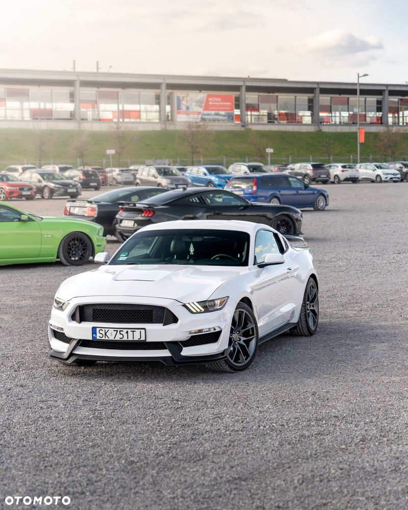 Ford Mustang - 2