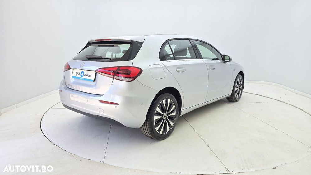 Mercedes-Benz A - 6