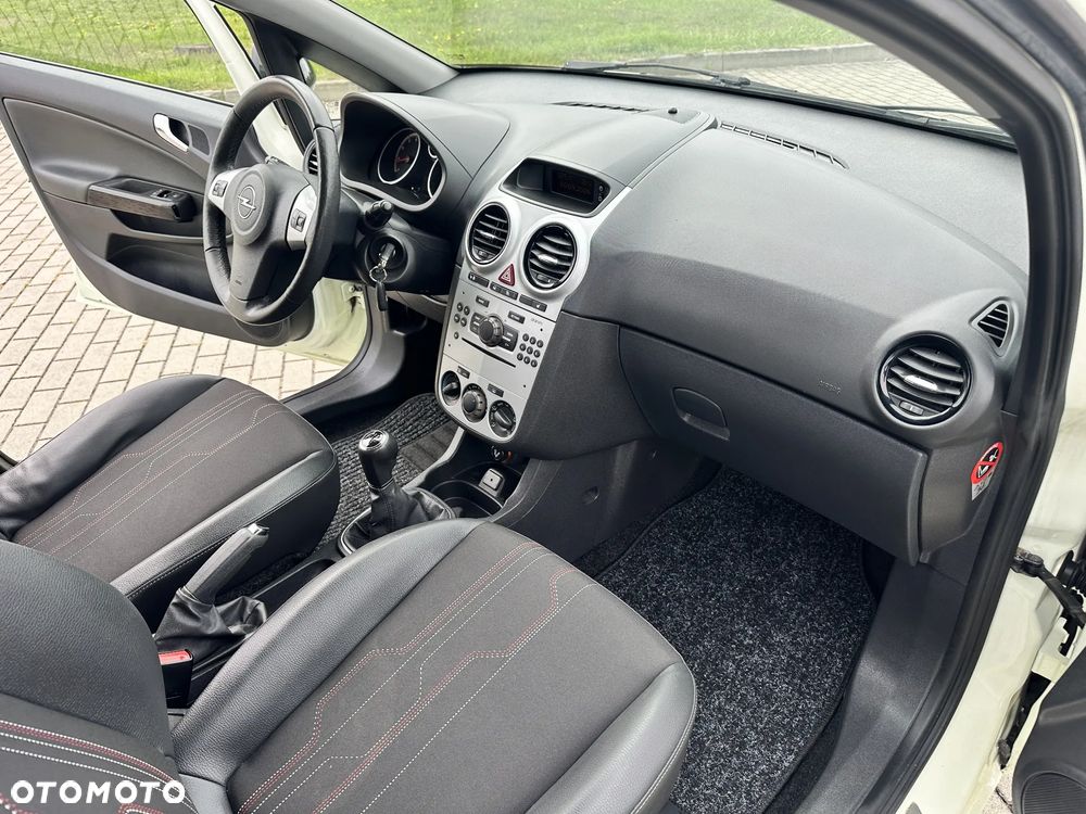 Opel Corsa 1.4 16V 150 Jahre - 20