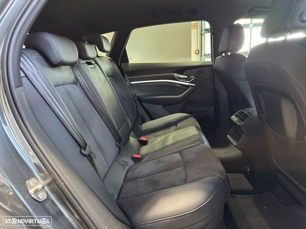 Audi e-tron 55 quattro S line - 35