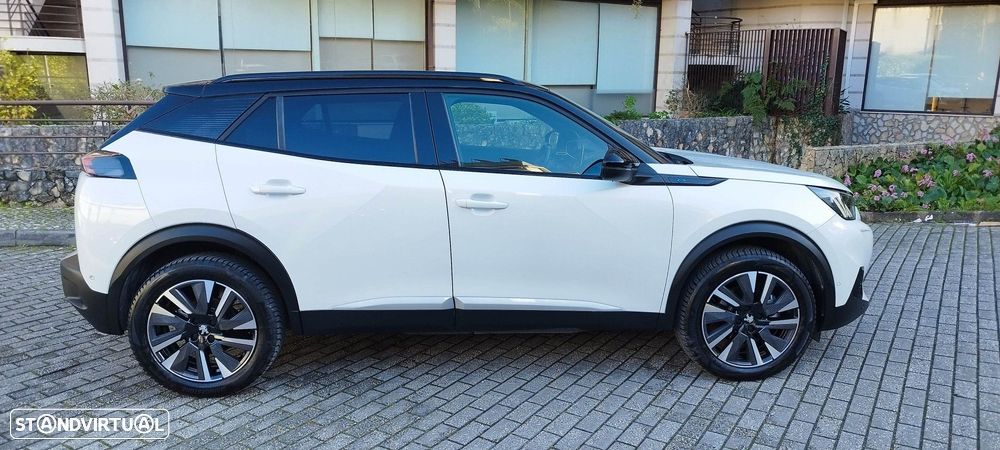 Peugeot e-2008 50 kWh GT - 4