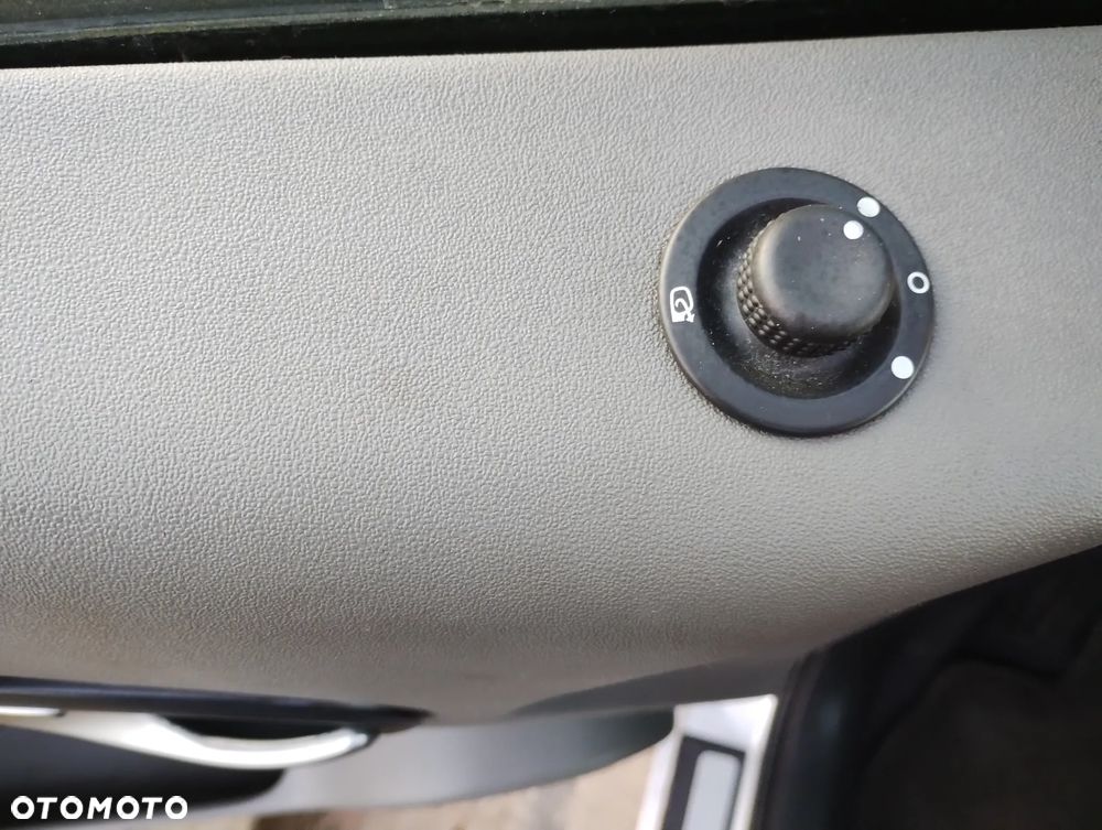 Renault Scenic 1.6 16V Authentique Privilege - 23