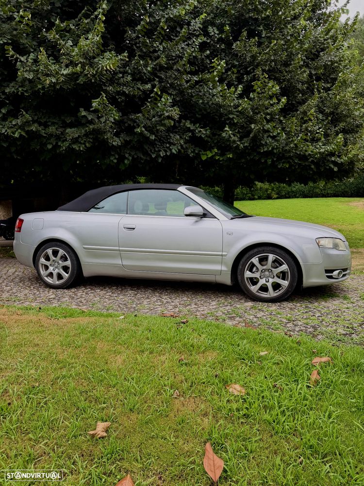 Audi A4 Cabrio 2.0 TDI Exclusive - 1