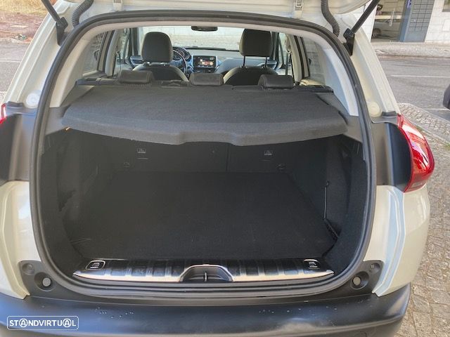 Peugeot 2008 1.2 PureTech Allure - 17