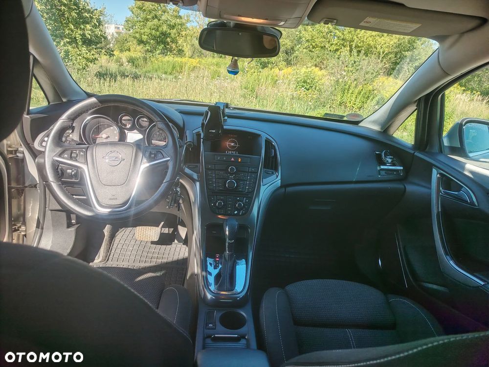 Opel Astra 1.6 T Cosmo - 10