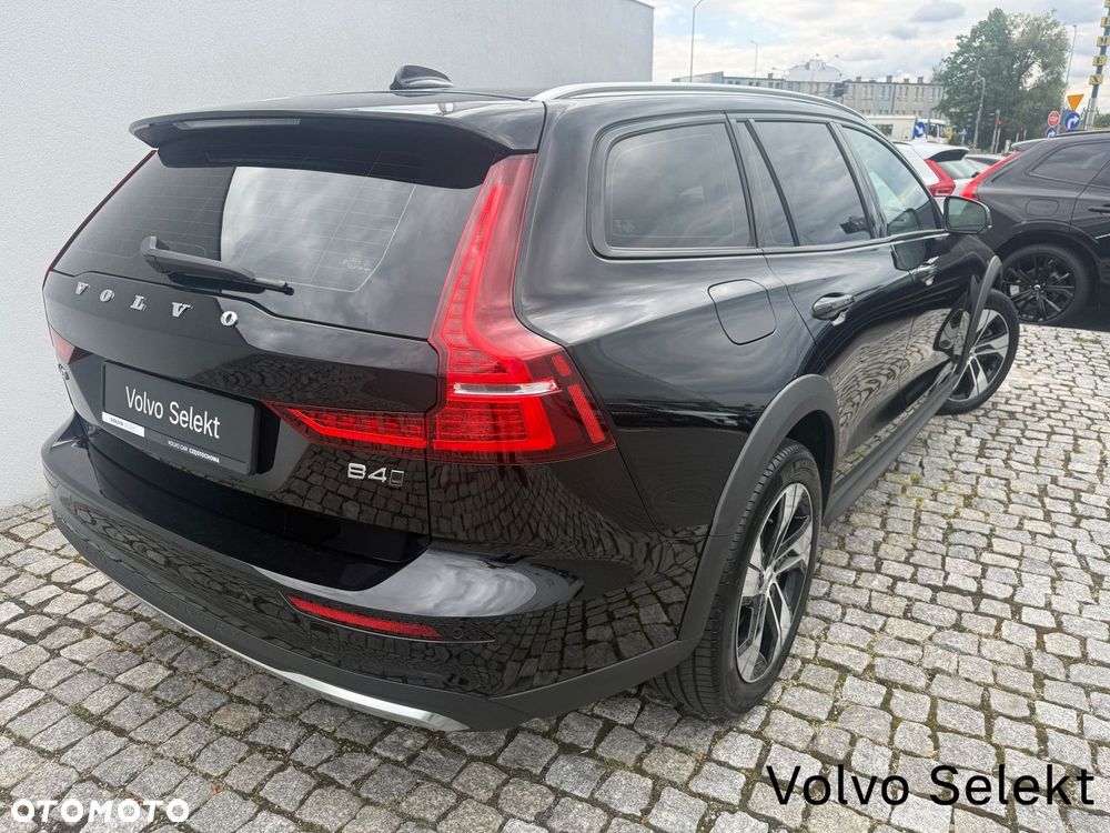 Volvo V60 Cross Country - 8