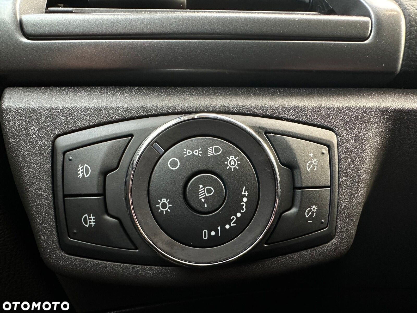 Ford Mondeo 1.5 EcoBoost Trend - 11