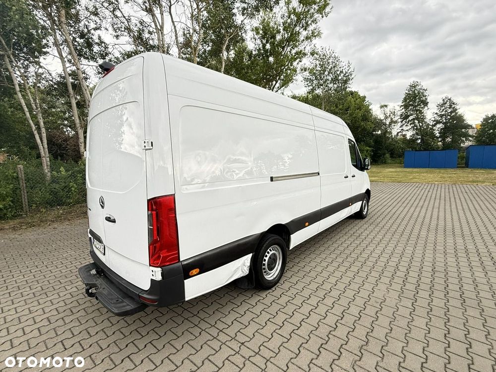 Mercedes-Benz Sprinter - 4