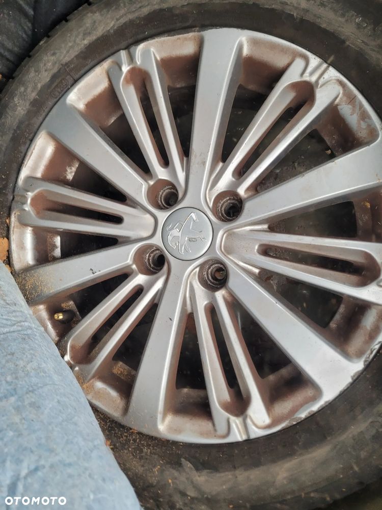 Peugeot 208 PureTech 82 Start & Stop Allure - 21