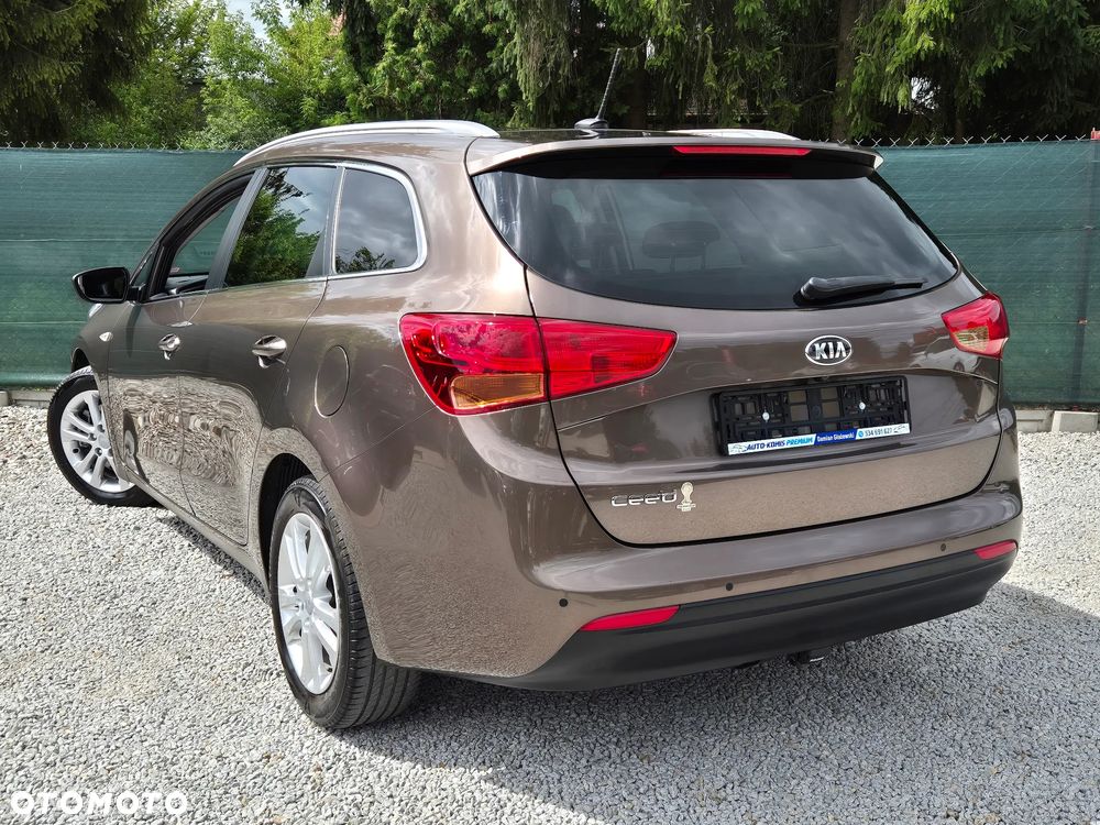 Kia Ceed 1.6 GDI Fifa World Cup Edition - 17