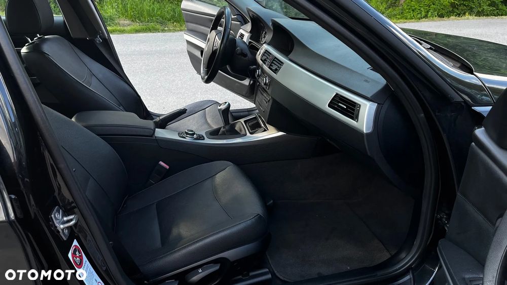 BMW Seria 3 320d xDrive - 10
