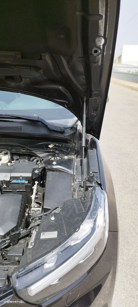 Volvo XC 40 2.0 D3 Momentum Plus - 29