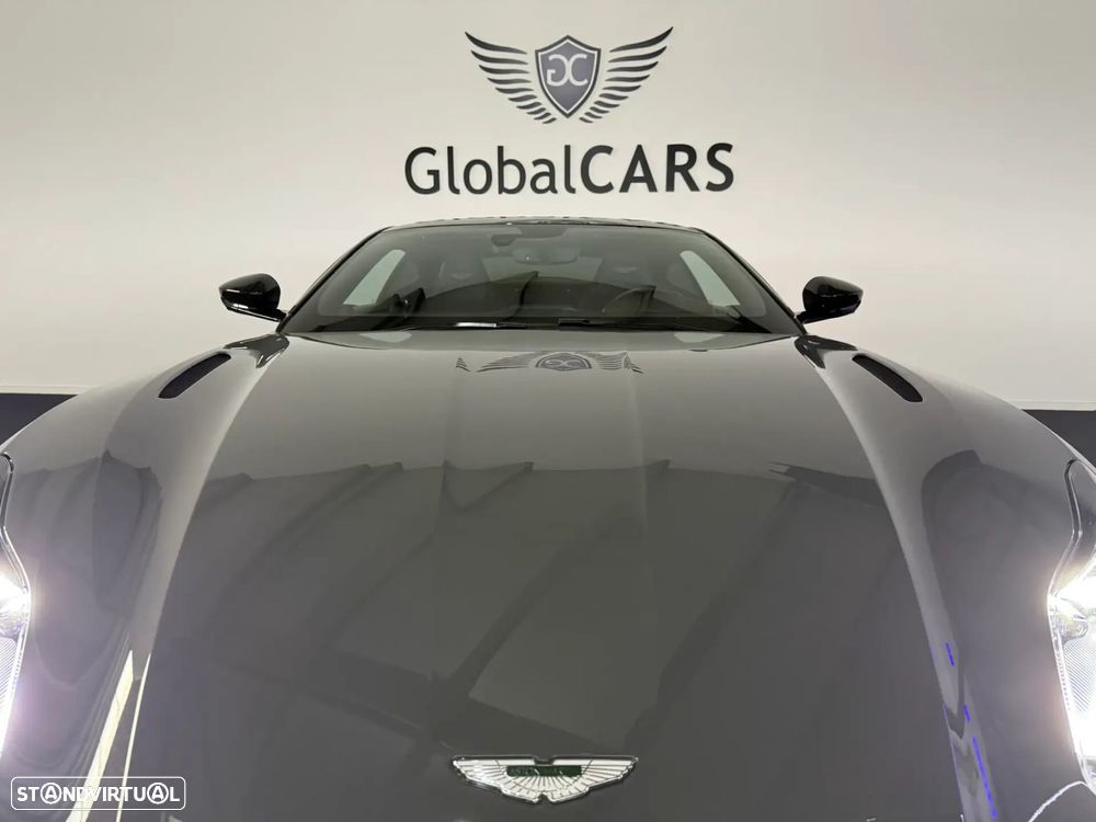 Aston Martin DB11 Coupé - 56