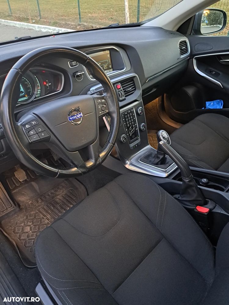 Volvo V40 D2 Kinetic - 8